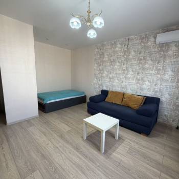Сдается 1-комнатная квартира, 42 м²