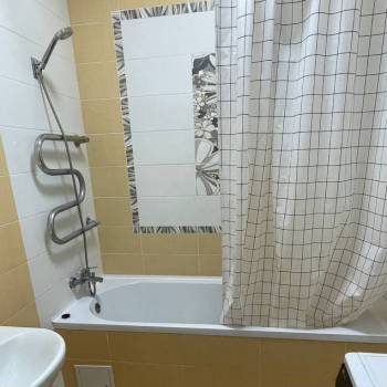 Сдается Многокомнатная квартира, 70 м²