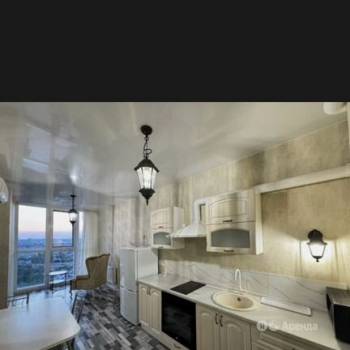 Сдается 1-комнатная квартира, 51 м²