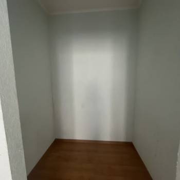 Продается 1-комнатная квартира, 80,8 м²