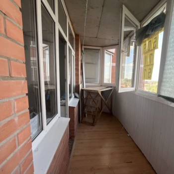 Продается 1-комнатная квартира, 80,8 м²