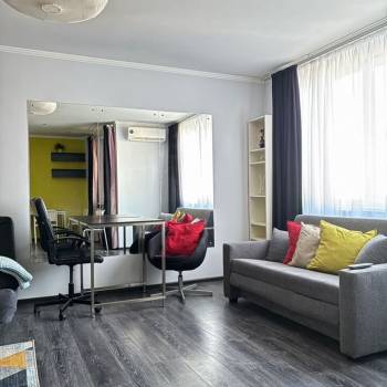Сдается 1-комнатная квартира, 42 м²