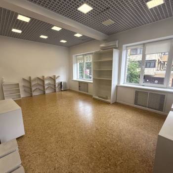 Сдается Нежилое помещение, 183 м²