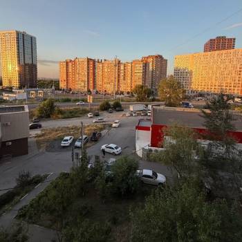 Продается 1-комнатная квартира, 42 м²