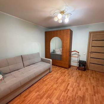 Продается 1-комнатная квартира, 42 м²