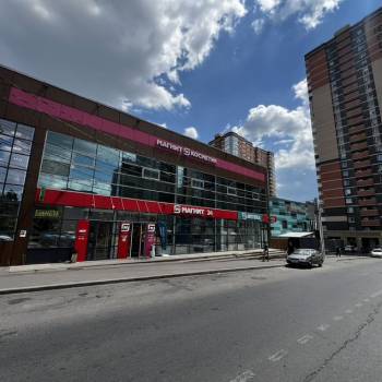 Сдается Нежилое помещение, 300 м²