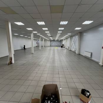 Сдается Нежилое помещение, 300 м²