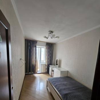 Сдается Многокомнатная квартира, 58 м²