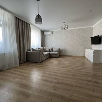 Продается Многокомнатная квартира, 112 м²