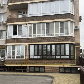 Продается 1-комнатная квартира, 122 м²