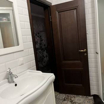 Продается 1-комнатная квартира, 122 м²