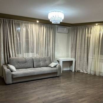 Сдается 2-х комнатная квартира, 80 м²