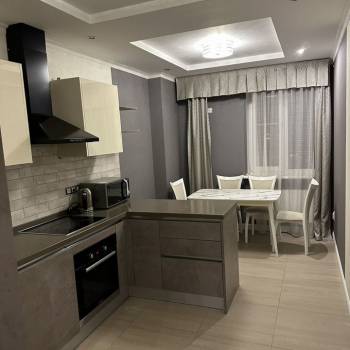 Сдается 2-х комнатная квартира, 80 м²