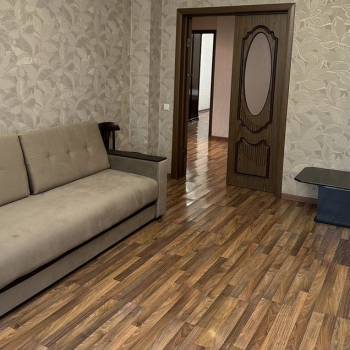 Сдается Многокомнатная квартира, 90 м²