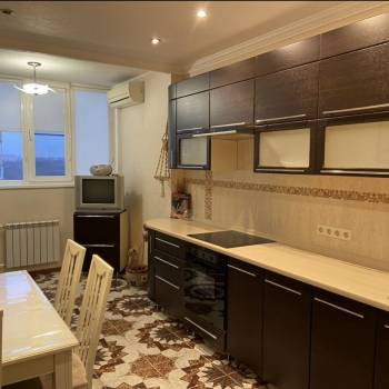 Сдается Многокомнатная квартира, 90 м²