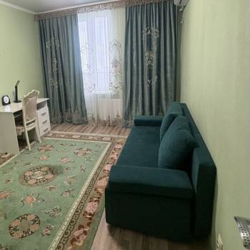 Сдается 2-х комнатная квартира, 75 м²