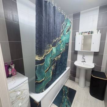 Сдается 2-х комнатная квартира, 75 м²