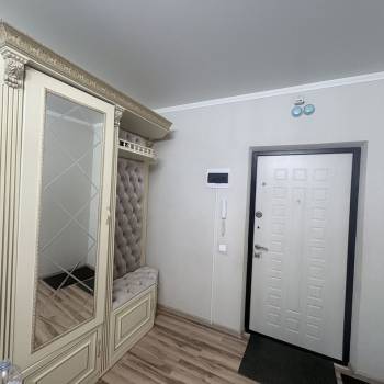 Сдается 2-х комнатная квартира, 75 м²