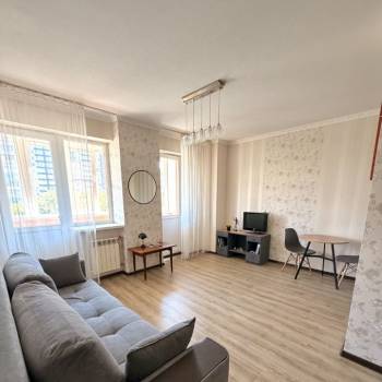Сдается 1-комнатная квартира, 40 м²