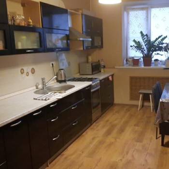 Продается 1-комнатная квартира, 54 м²