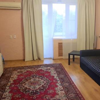 Продается 1-комнатная квартира, 54 м²