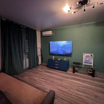Продается 1-комнатная квартира, 42 м²