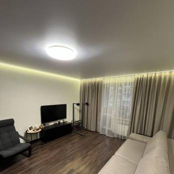 Продается 1-комнатная квартира, 37 м²