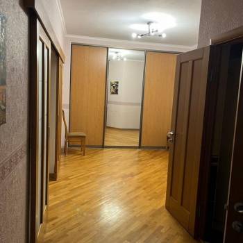 Сдается Многокомнатная квартира, 130 м²