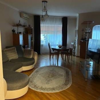 Сдается Многокомнатная квартира, 130 м²