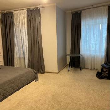 Сдается Многокомнатная квартира, 130 м²