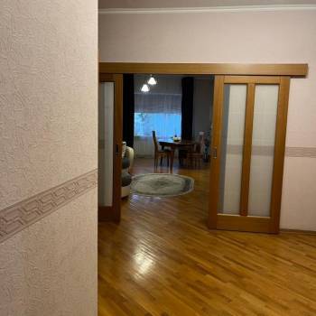 Сдается Многокомнатная квартира, 130 м²