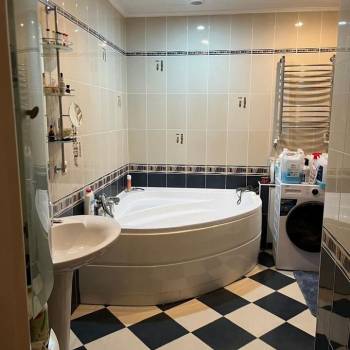 Сдается Многокомнатная квартира, 130 м²