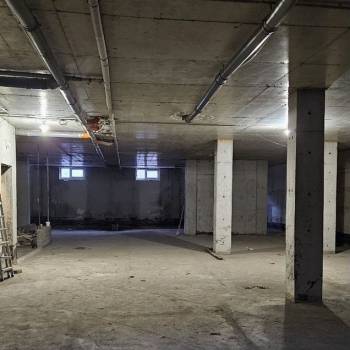 Сдается Нежилое помещение, 300 м²