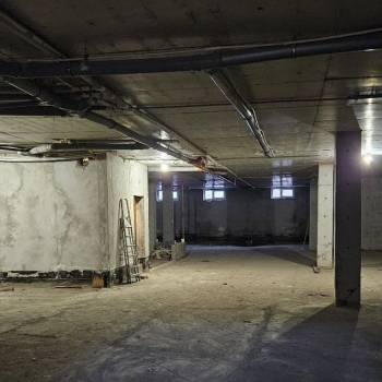 Сдается Нежилое помещение, 300 м²