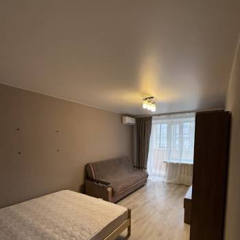 Сдается 1-комнатная квартира, 42 м²