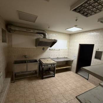 Сдается Нежилое помещение, 145 м²