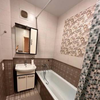 Сдается 1-комнатная квартира, 40 м²