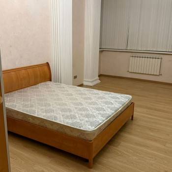 Сдается Многокомнатная квартира, 160 м²