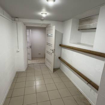 Продается Нежилое помещение, 131 м²