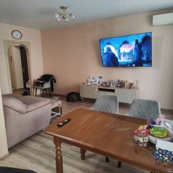 Продается 3-х комнатная квартира, 77 м²