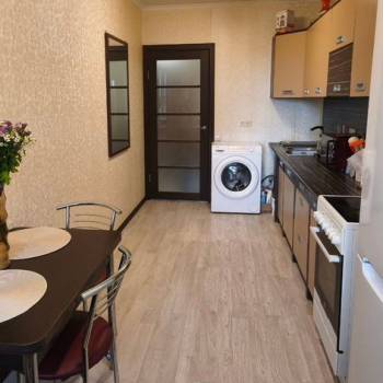 Продается 1-комнатная квартира, 41 м²