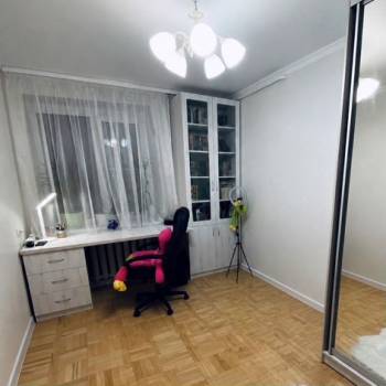 Продается Многокомнатная квартира, 80 м²