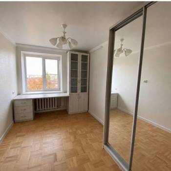 Продается Многокомнатная квартира, 80 м²