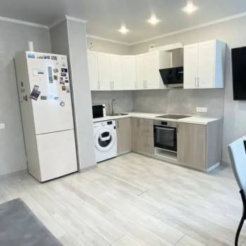 Сдается 1-комнатная квартира, 42 м²