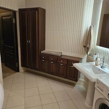 Сдается 1-комнатная квартира, 53,2 м²