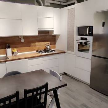 Продается 1-комнатная квартира, 72 м²