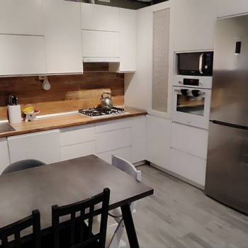 Продается 1-комнатная квартира, 72 м²