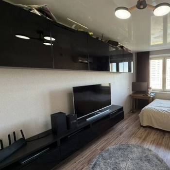 Продается 1-комнатная квартира, 35 м²