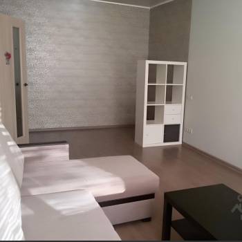 Продается 1-комнатная квартира, 42,2 м²
