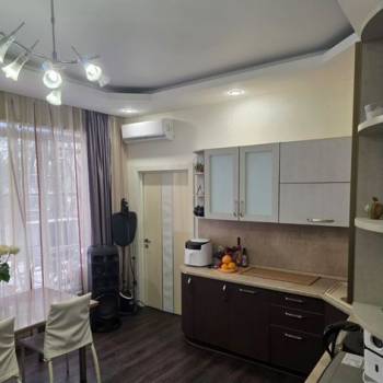 Сдается 1-комнатная квартира, 55 м²